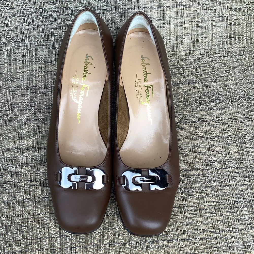 Elegant Salvatore Ferragamo pumps 🌷🌷